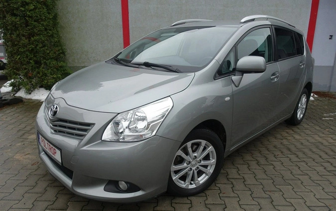 Toyota Verso cena 35900 przebieg: 127000, rok produkcji 2012 z Słupca małe 254